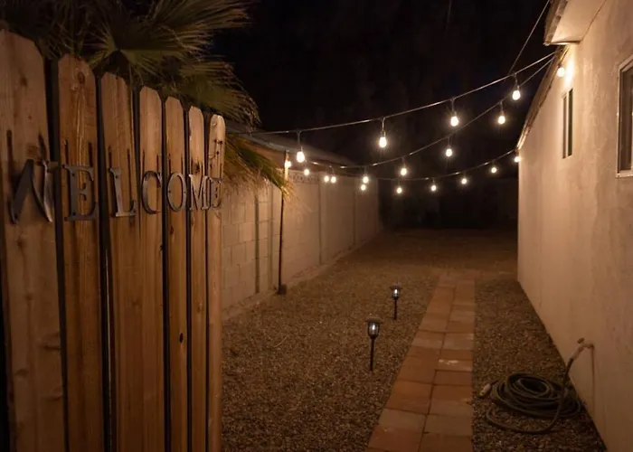 Sunny Guest Suite With Large Backyard - Pets Welcome