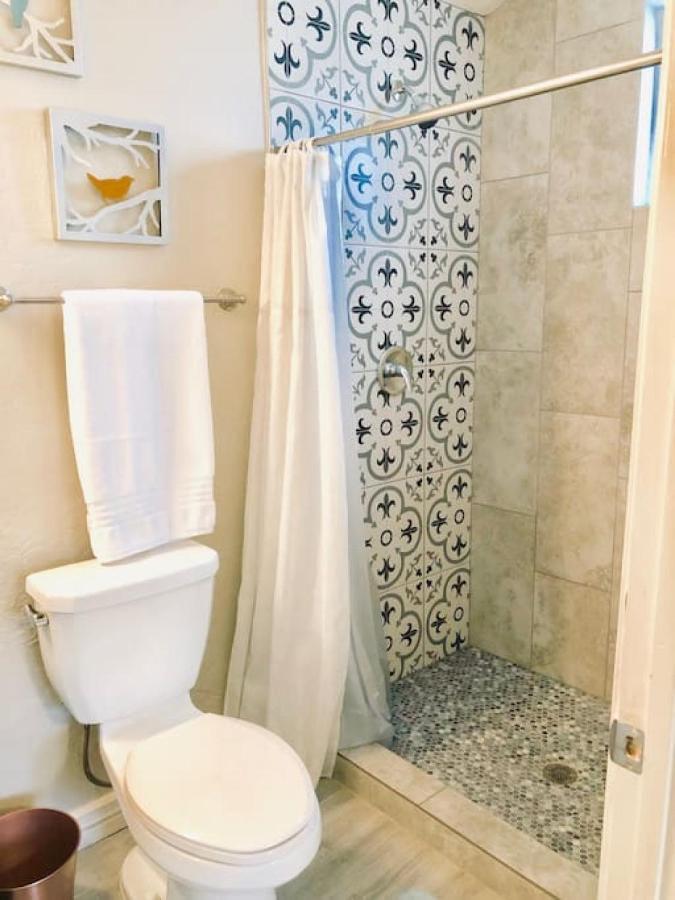 Sunny Guest With Large Backyard - Pets Welcome * Phoenix