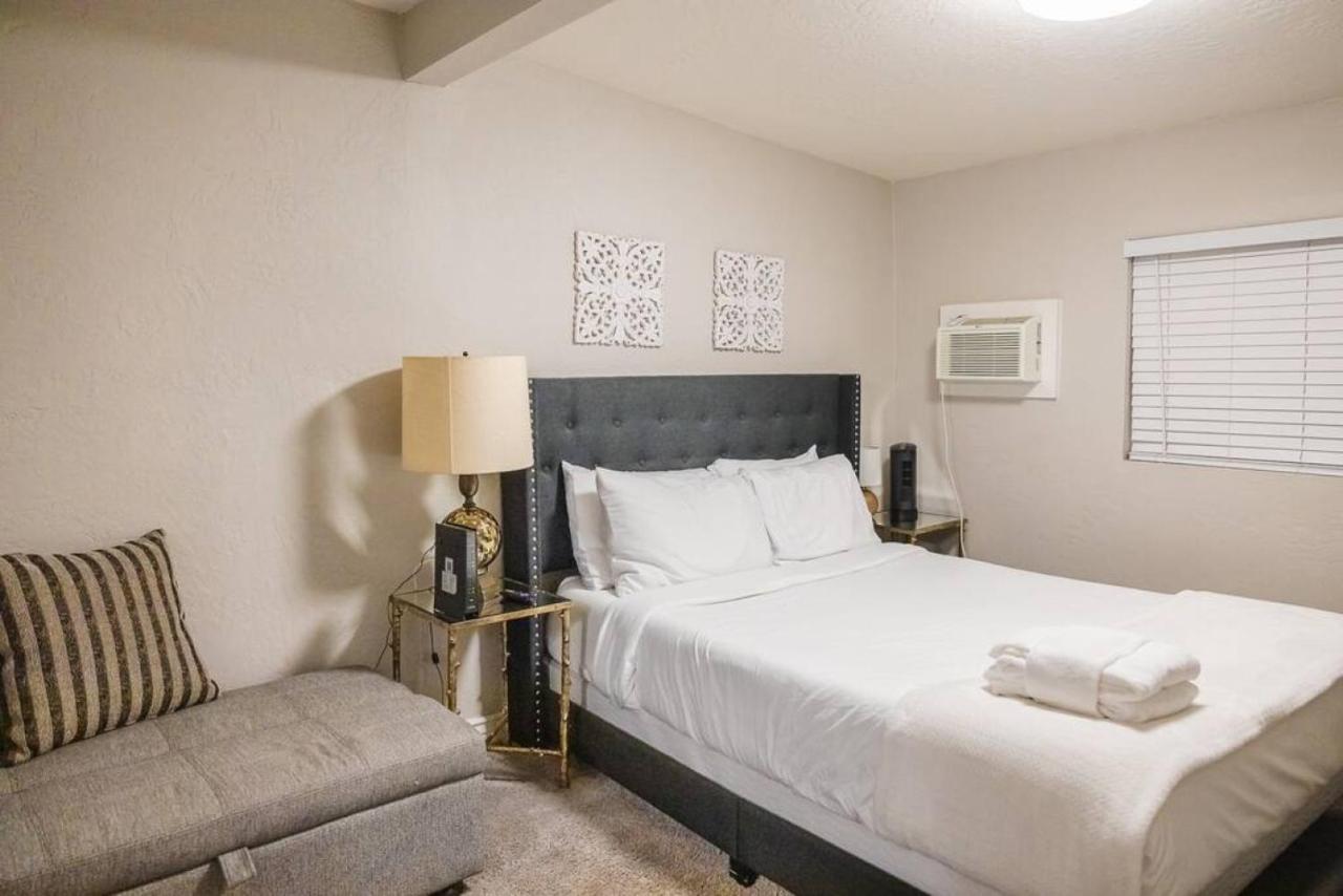 Sunny Guest With Large Backyard - Pets Welcome Apartamento