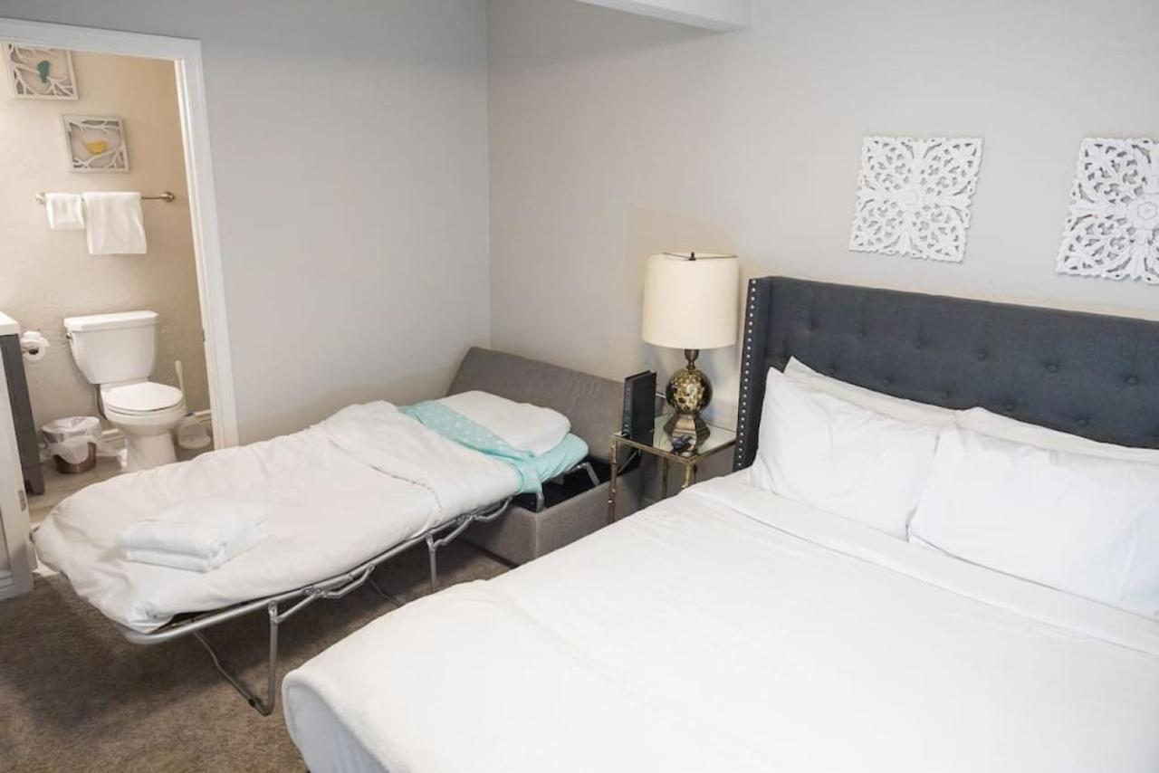 Apartamento Sunny Guest With Large Backyard - Pets Welcome *