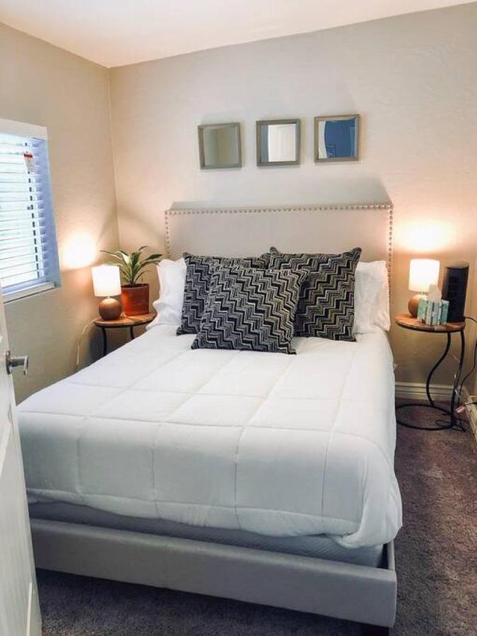 Sunny Guest With Large Backyard - Pets Welcome *